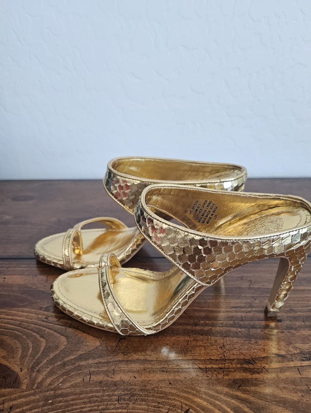Vince Camuto Gold Metallic Snake-Print High Heel Slide Sandals Womens Sz 6M - Picture 3 of 9